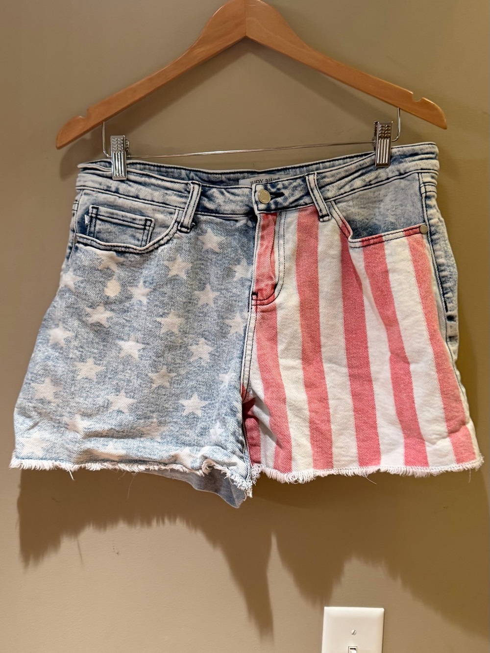 Judy Blue Stars & Stripes Jean Shorts distressed wash Blue and Red XL